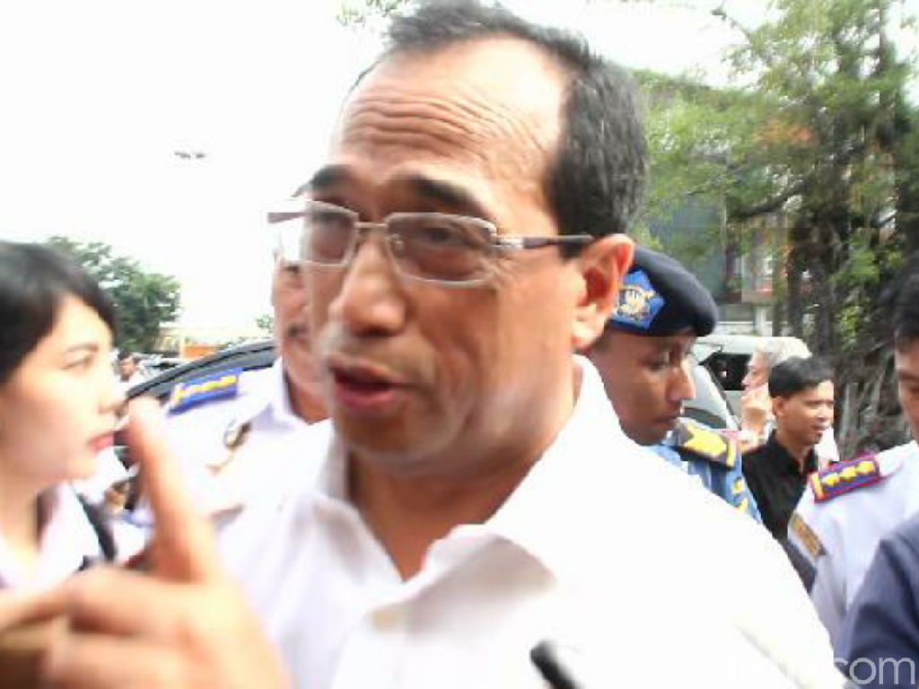 Libur Lebaran 7 Hari, Menhub: Layanan Pelabuhan Tetap Jalan Libur Lebaran 7 Hari, Menhub: Layanan Pelabuhan Tetap Jalan