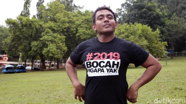 Pose Kocak Zaky Zimah, Gaya Apa sih Nih?