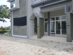 Kaligrafi di Masjid yang Disebut Mirip Salib Dicopot, akan Diperbaiki