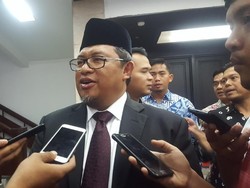 Tunggu Bursa Pilpres, Aher dan Istrinya Maju Pileg 2019