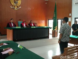 Dukung Salahsatu Calon, Camat di Cirebon Divonis 2 Bulan