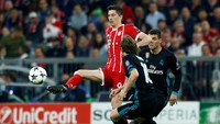 Penyerang Bayern Munich Robert Lewandowski berada di urutan 10 pemain dengan performa terbaik di lima liga top Eropa. Musim ini dia bikin 40 gol dari 47 penampilan di seluruh ajang, mengantarkan Bayern kembali memenangi Bundesliga. Nilainya berdasarkan studi adalah 89,61. (Foto: Michaela Rehle/Reuters)