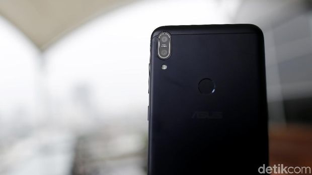 Asus Zenfone Max Pro: Performa Oke, Baterai Awet