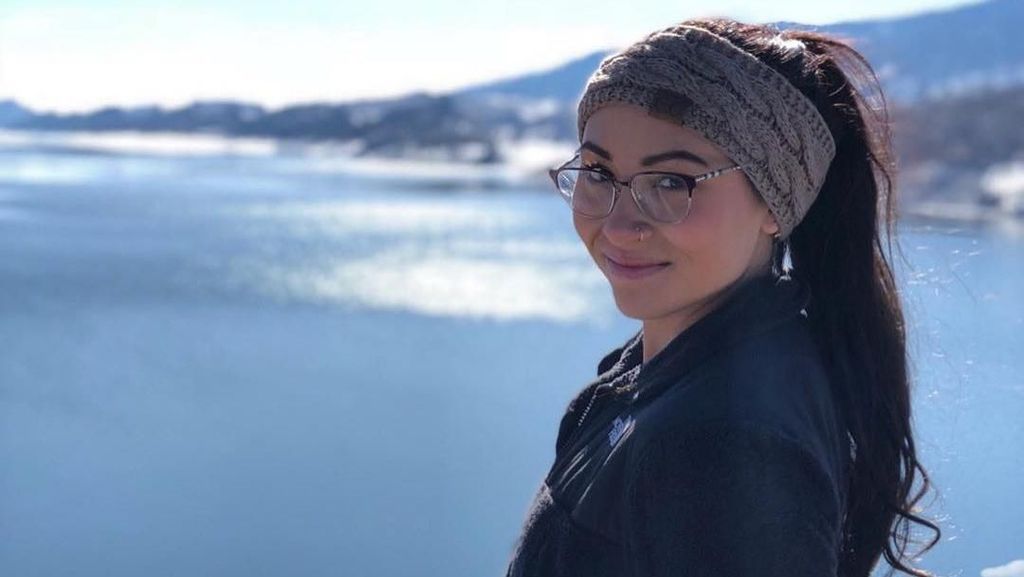 Foto: Wanita Cantik Jadi Viral karena Tonjok Pria yang Melecehkannya Foto: Wanita Cantik Jadi Viral karena Tonjok Pria yang Melecehkannya