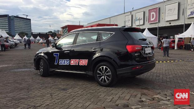 Tampak belakang Sokon Glory 580