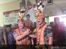 Kapolri Laporkan Kekompakan TNI-Polri Kawal Pilkada ke Jokowi