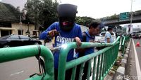 Pagar Pembatas di Tanah Abang Diperbaiki
