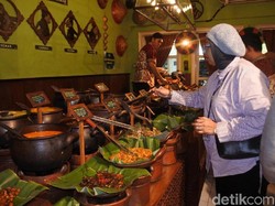 Kuliner Khas Jawa Jadi Pilihan Angga Yanti saat DiTraktir Detikcom