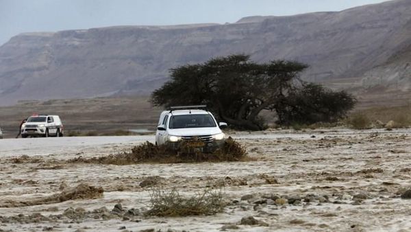 Penampakan Banjir yang Tewaskan 2 Orang di Israel dan Palestina