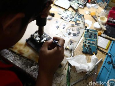 Onderdil HP Mahal Karena Dolar AS Ngamuk