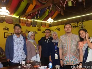 Ini Tanggapan Teman Sekantor Angga Ketika Diajak Makan DiTraktir Detikcom Ini Tanggapan Teman Sekantor Angga Ketika Diajak Makan DiTraktir Detikcom
