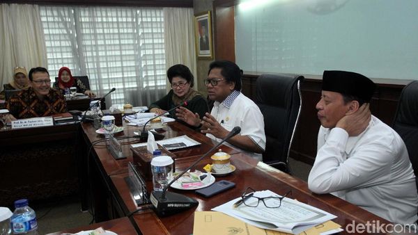 Menkes Hadiri Rapat dengan Senator Banten