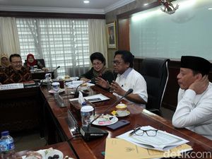 Menkes Hadiri Rapat dengan Senator Banten