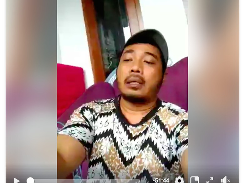 Viralnya Kelakuan Pria di Sidoarjo yang Dianggap Hina Nabi Muhammad Viralnya Kelakuan Pria di Sidoarjo yang Dianggap Hina Nabi Muhammad
