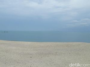 Pantai Tongaci di Bangka, Bermain di Pasir Putih dan Penangkaran Penyu Pantai Tongaci di Bangka, Bermain di Pasir Putih dan Penangkaran Penyu