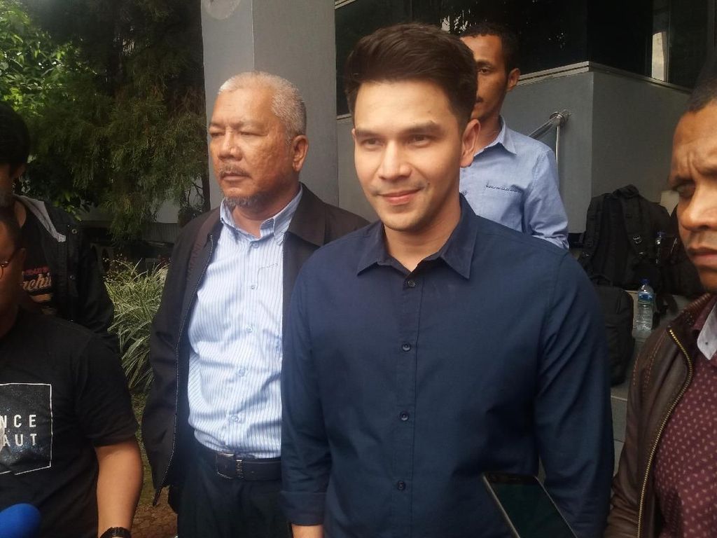 Jonathan Frizzy Perketat Keamanan Rumah Pasca Ancaman Teror Jonathan Frizzy Perketat Keamanan Rumah Pasca Ancaman Teror