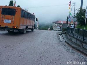 Menembus Jalur Maut di Tembagapura Menembus Jalur Maut di Tembagapura