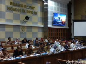 Panggil Menaker, DPR Minta Penjelasan Perpres Tenaga Kerja Asing
