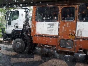 Menjajal Bus Anti Peluru Freeport dari Timika ke Tembagapura