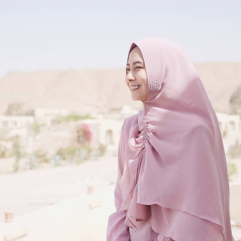  Baju  Hijab Yang Cocok Untuk Rekreasi  Pintar Mencocokan