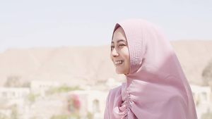 10 Inspirasi Baju Syari untuk Traveling dari Selebgram Hijab Indonesia