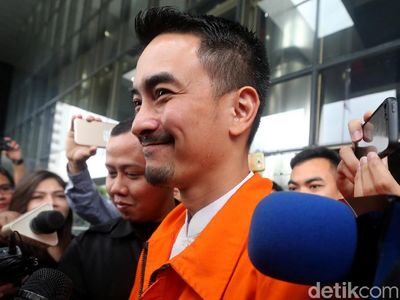 Lagi, Zumi Zola Cengengesan Aja Usai Diperiksa KPK