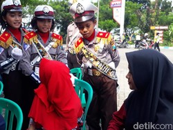 Malu Dong! Pelanggar Lalin di Bojonegoro Ditegur Polisi Cilik