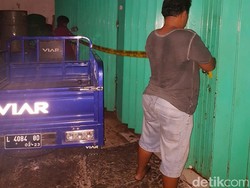 Polisi Segel Toko Kimia Pemasok Bahan Miras Oplosan