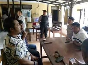 Pria yang Dilaporkan Hina Nabi Muhammad Diamankan Polisi Pria yang Dilaporkan Hina Nabi Muhammad Diamankan Polisi