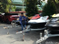 KPK Sita 5 Jet Ski Hingga Mobil Mewah Milik Bupati Mojokerto