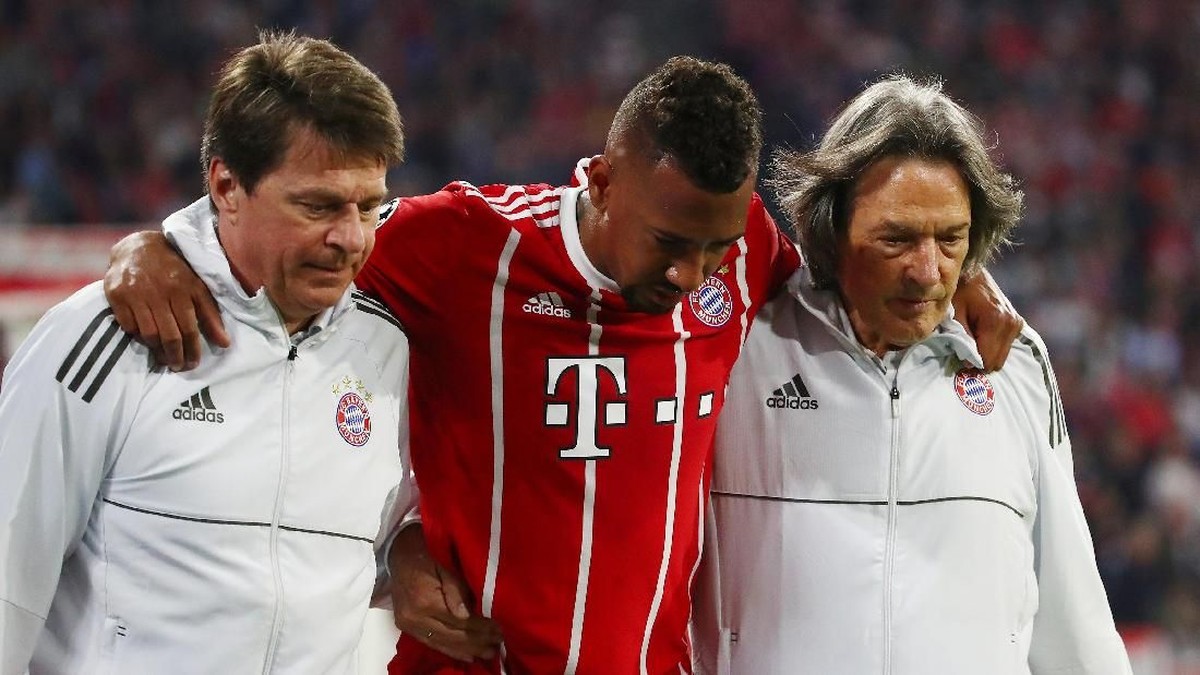 Jerome Boateng dipastikan mengalami cedera paha (Foto: Michael Dalder/Reuters)