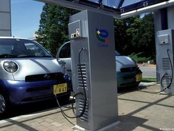 Begini Layanan Taksi Online Kalau Mobil Sudah Elektrik Semua