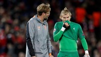 Loris Karius bermain apik dengan menggagalkan sejumlah peluang AS Roma namun sayangnya dia kebobolan dua gol juga di sepuluh menit terakhir. (Phil Noble/Reuters)