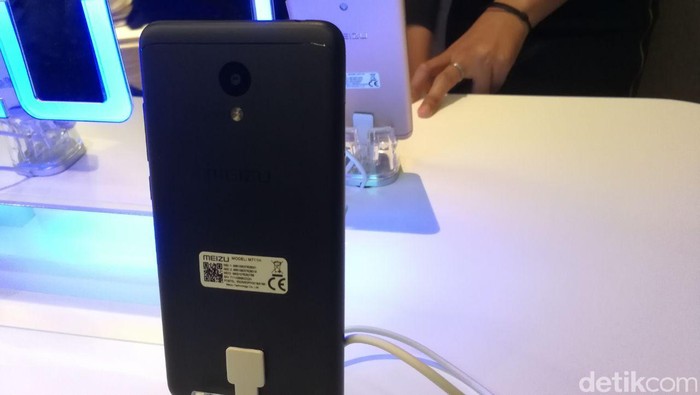 Meizu M6 yang baru dirilis. Foto: Muhamad Alif Goenawan/detikINET Meizu M6 yang baru dirilis. Foto: Muhamad Alif Goenawan/detikINET