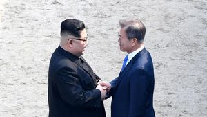 Jabat Tangan yang Mengguncang Dunia: Kim-Moon Hingga Obama-Castro