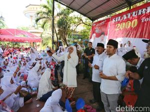 Khofifah dan Emil Istigasah Bersama Ribuan Warga Bangkalan