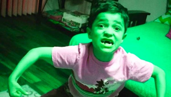 Aksi Kocak Anak-anak Saat Jadi Hulk