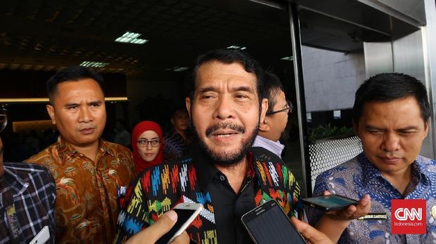 Ketua MK Anwar Usman, di kompleks parlemen, Jakarta, Jumat (27/4).