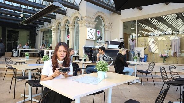 Ini 10 Bukti Masayu Anastasia Doyan Plesiran Sambil Makan Enak