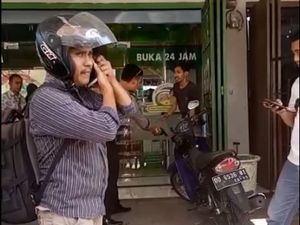 Foto: Detik-detik Polisi Tembak Pria dari Jarak Dekat yang Viral