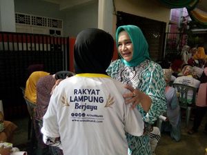 Warga Ingin Berobat Gratis, Istri Cagub Lampung Ungkap Ini