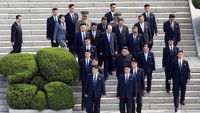 Aksi Pengawal Kim Jong-Un yang Bikin Netizen Gagal Fokus