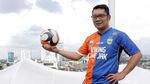 Ridwan Kamil Berjersey Persija Persib