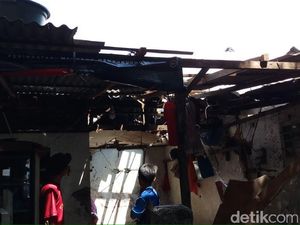 5 Kontrakan Semipermanen di Jakpus Terbakar 5 Kontrakan Semipermanen di Jakpus Terbakar