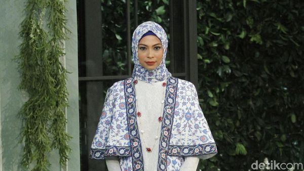 25 Koleksi Hijab Mandjha Ivan Gunawan untuk Lebaran 2018