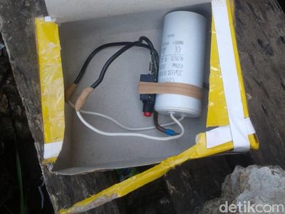 Foto: Paket Diduga Bom Gegerkan Warga Makassar