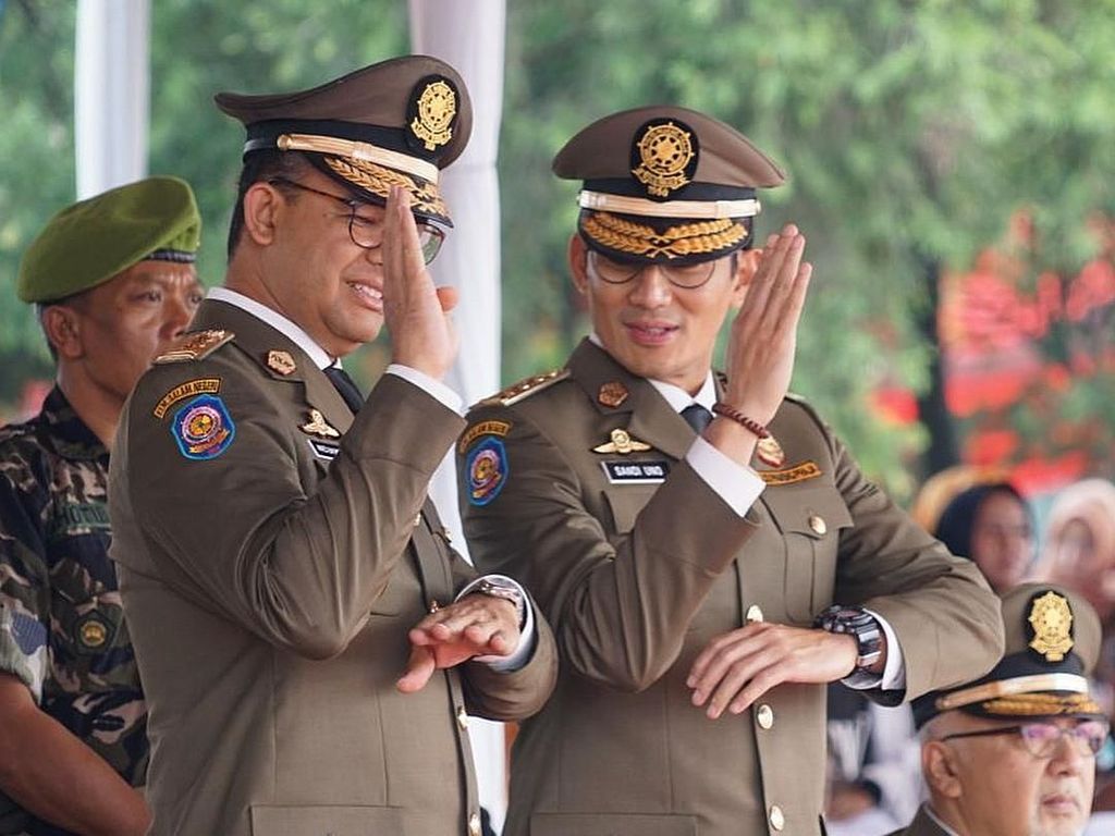 Foto: Pose Bukan Ultraman Anies-Sandi Foto: Pose Bukan Ultraman Anies-Sandi