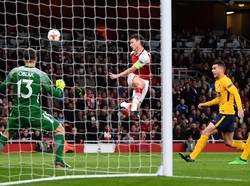 Vrsaljko Dikartu Merah, Arsenal Vs Atletico Masih 0-0