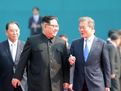 Ini Kata Media Korut Soal Pertemuan Bersejarah Kim dan Moon