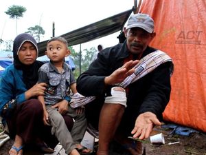 Kisah Pilu Korban Gempa Banjarnegara: Rumah Runtuh dalam Sekejap Kisah Pilu Korban Gempa Banjarnegara: Rumah Runtuh dalam Sekejap